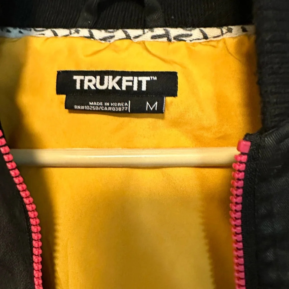 🌼TRUKFIT SWEATER - Picture 2 of 6